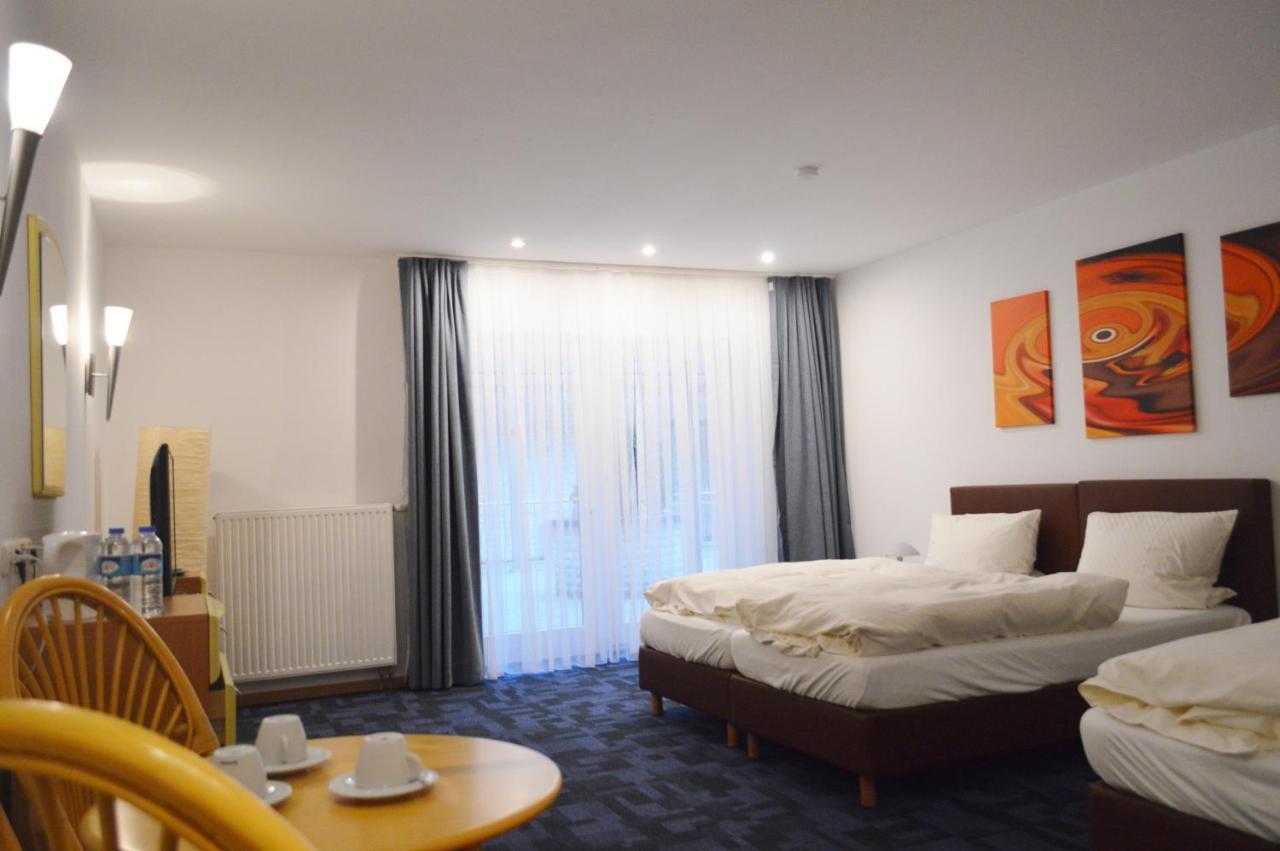 Hotel B8 Voerde Exteriér fotografie
