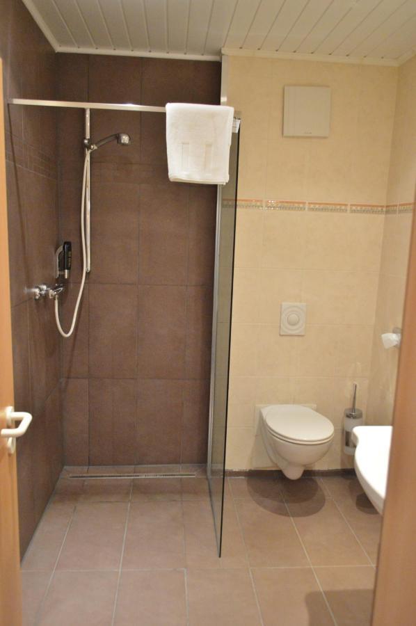 Hotel B8 Voerde Exteriér fotografie