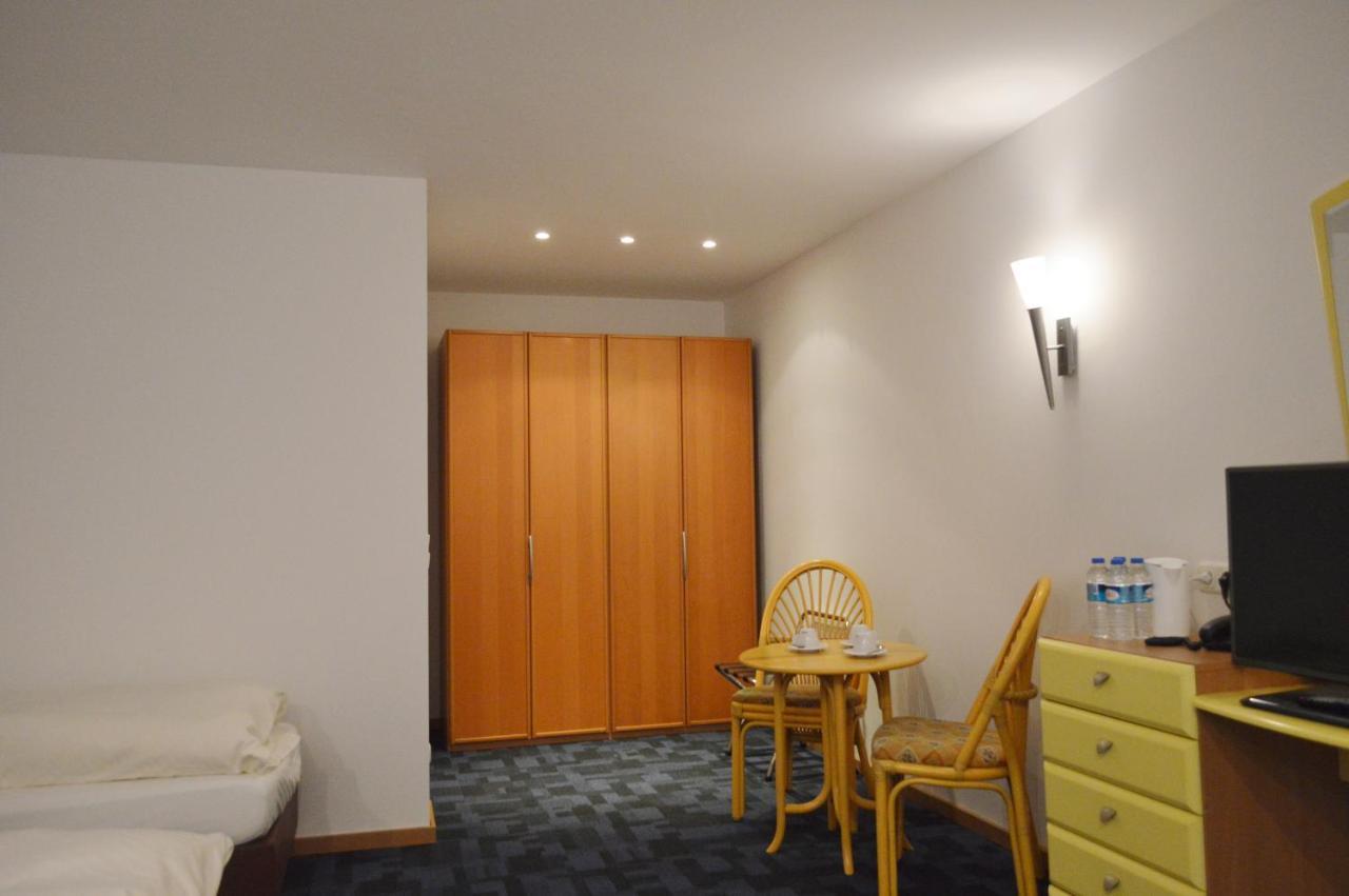 Hotel B8 Voerde Exteriér fotografie